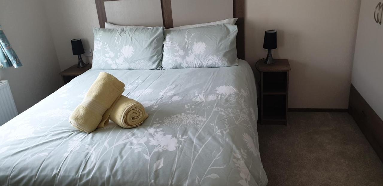 Lakeside Cotswold Holiday Home 赛伦塞斯特 外观 照片