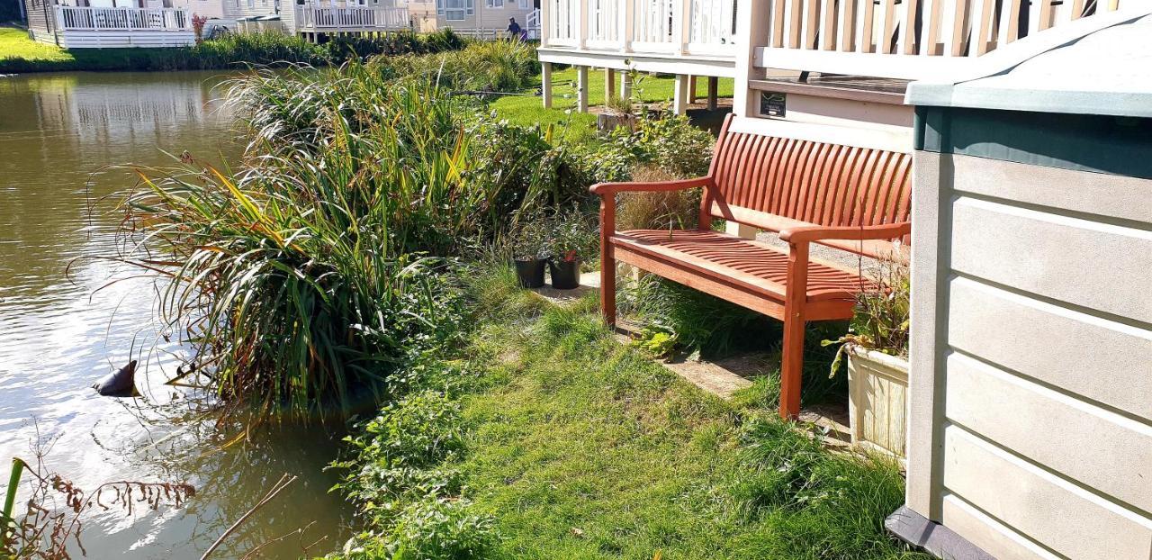 Lakeside Cotswold Holiday Home 赛伦塞斯特 外观 照片