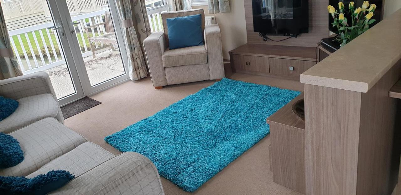 Lakeside Cotswold Holiday Home 赛伦塞斯特 外观 照片