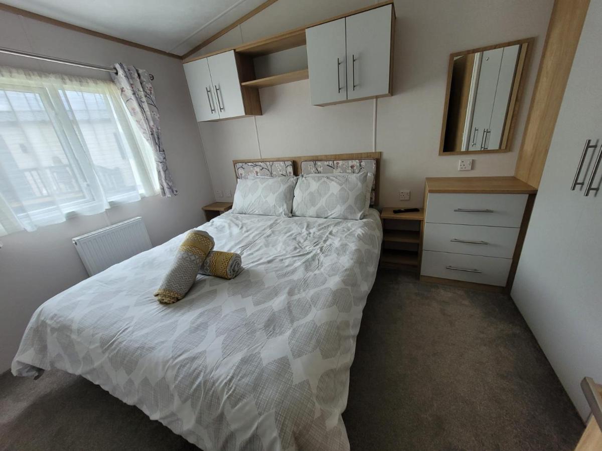 Lakeside Cotswold Holiday Home 赛伦塞斯特 外观 照片
