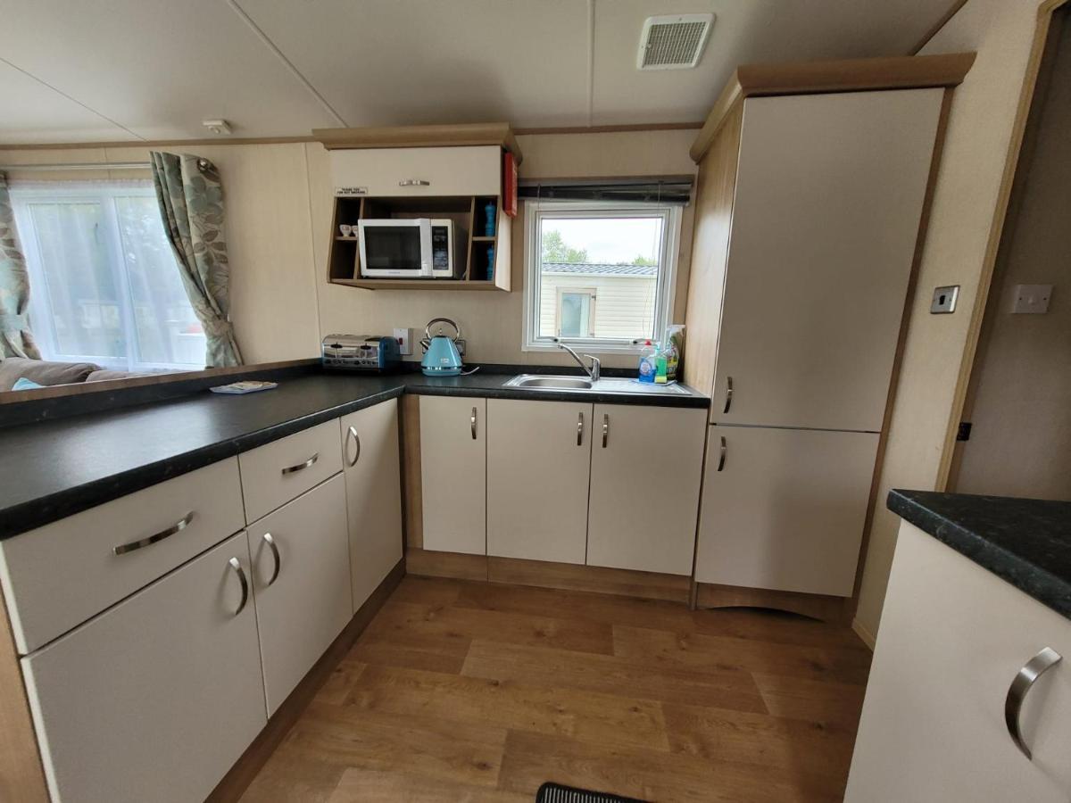 Lakeside Cotswold Holiday Home 赛伦塞斯特 外观 照片