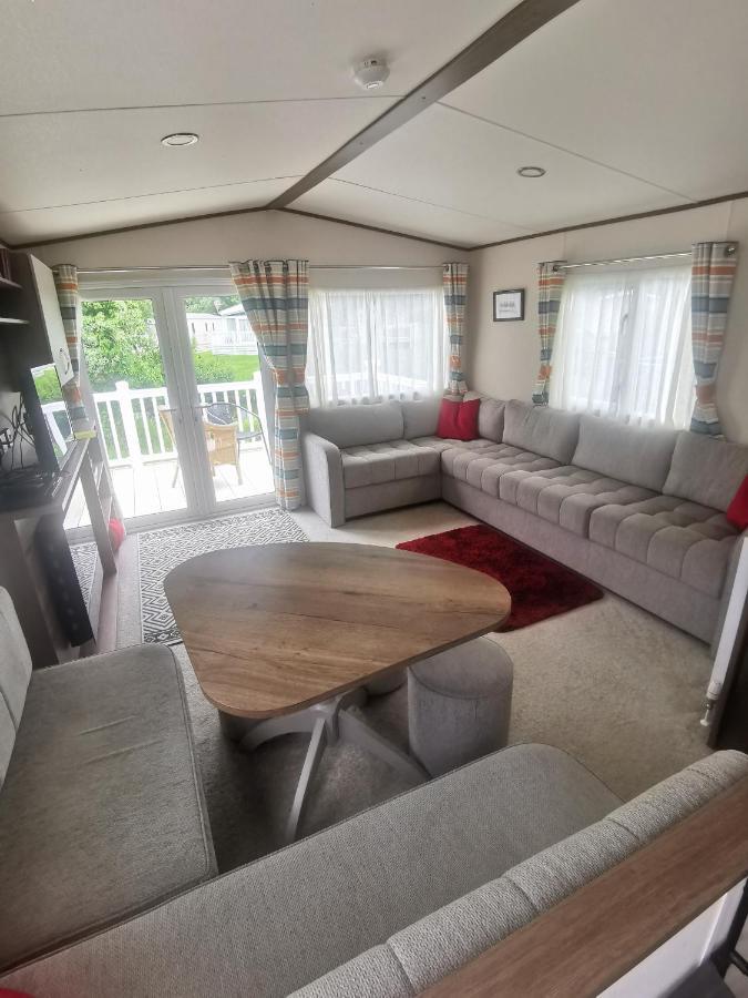 Lakeside Cotswold Holiday Home 赛伦塞斯特 外观 照片