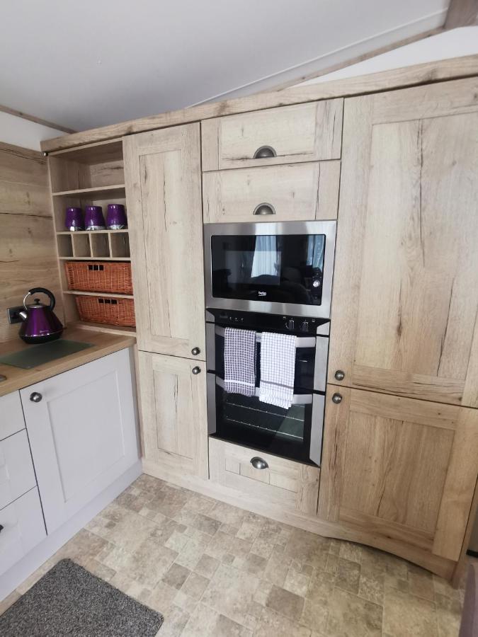 Lakeside Cotswold Holiday Home 赛伦塞斯特 外观 照片