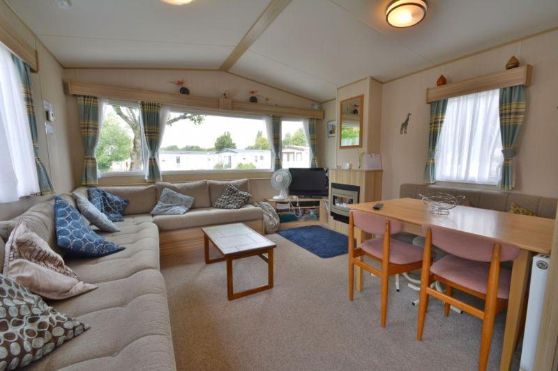 Lakeside Cotswold Holiday Home 赛伦塞斯特 外观 照片