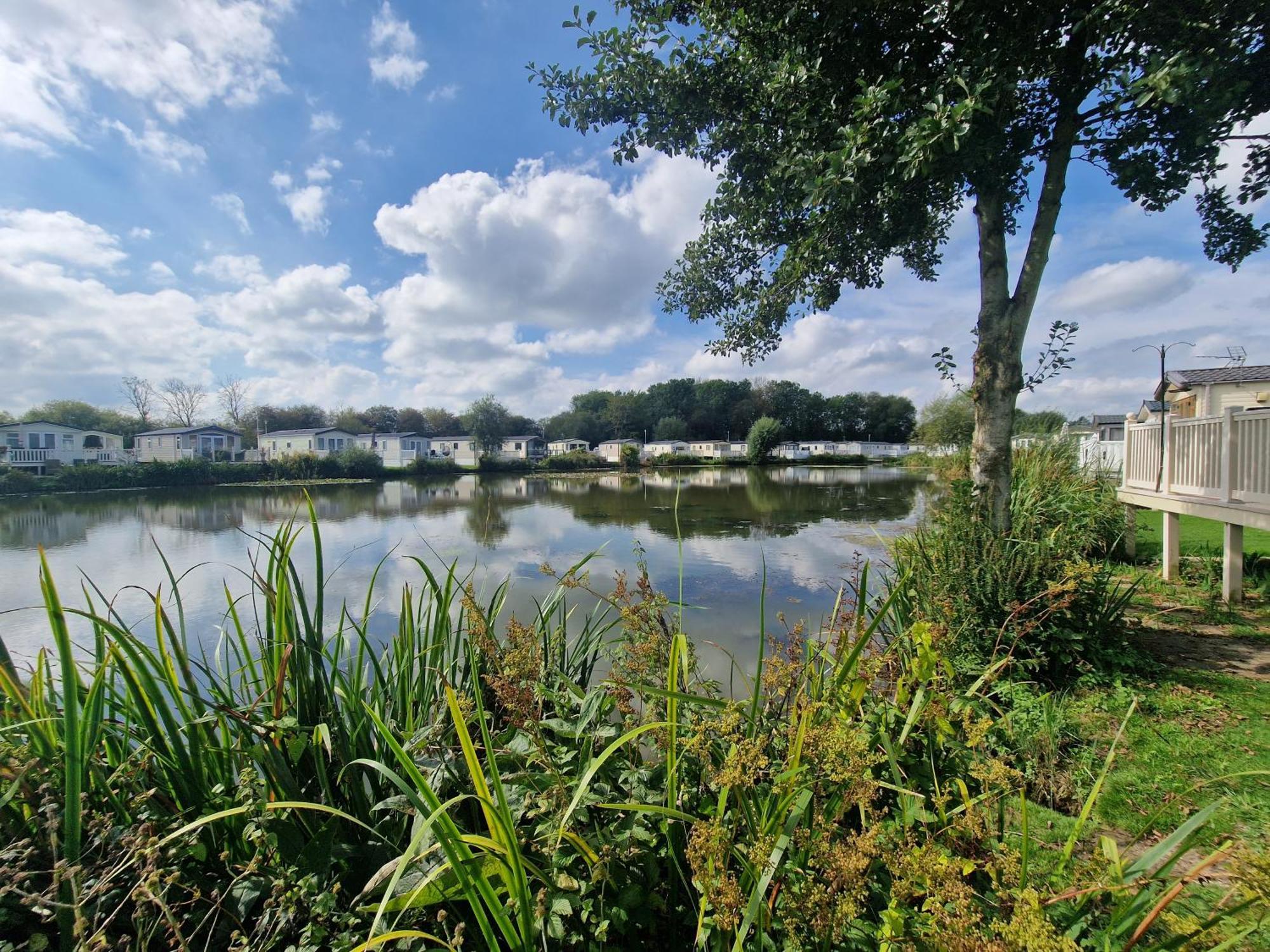 Lakeside Cotswold Holiday Home 赛伦塞斯特 外观 照片