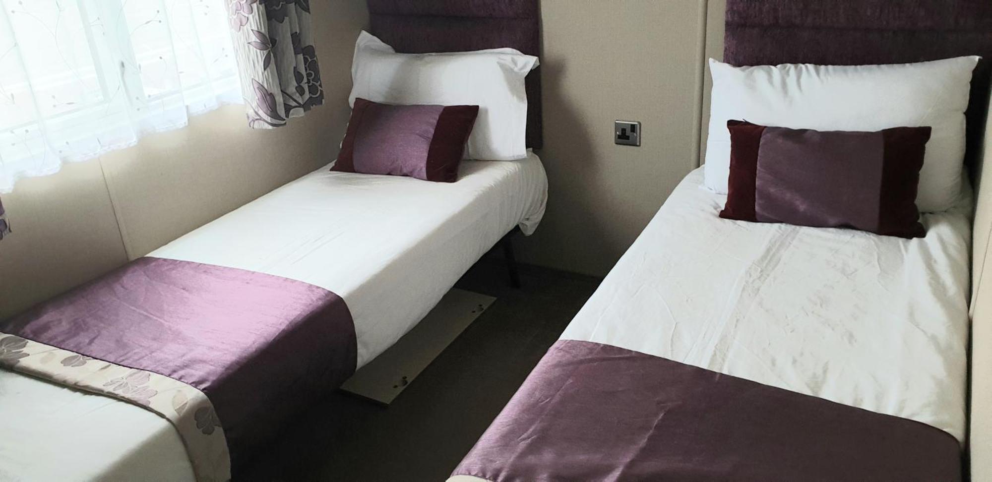 Lakeside Cotswold Holiday Home 赛伦塞斯特 客房 照片